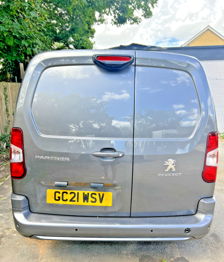 Peugeot Partner 1.5 BlueHDi Long 130 Asphalt Automatic