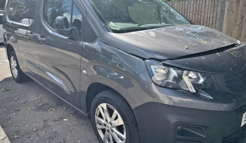 
								Peugeot Partner 1.5 BlueHDi Long 130 Asphalt Damaged salvage Automatic 8 GEARS full									