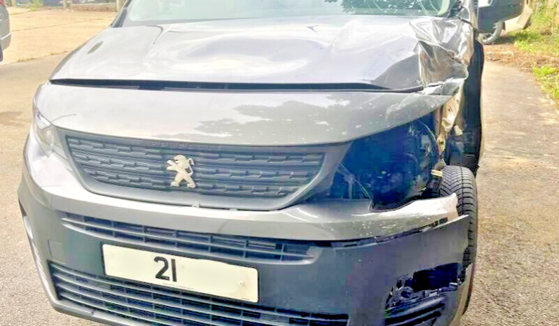 Peugeot Partner 1.5 BlueHDi Long 130 Asphalt Damaged salvage Automatic 8 GEARS