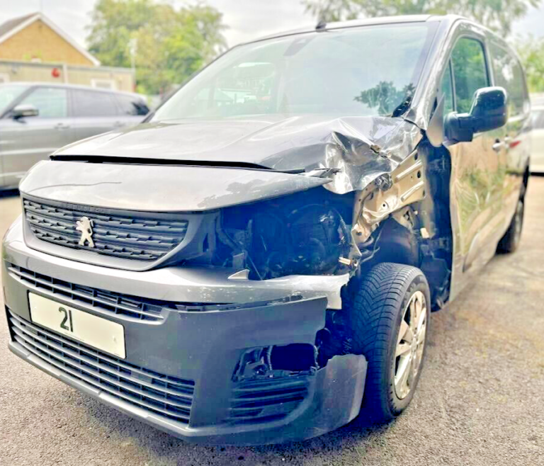 Peugeot Partner 1.5 BlueHDi Long 130 Asphalt Automatic